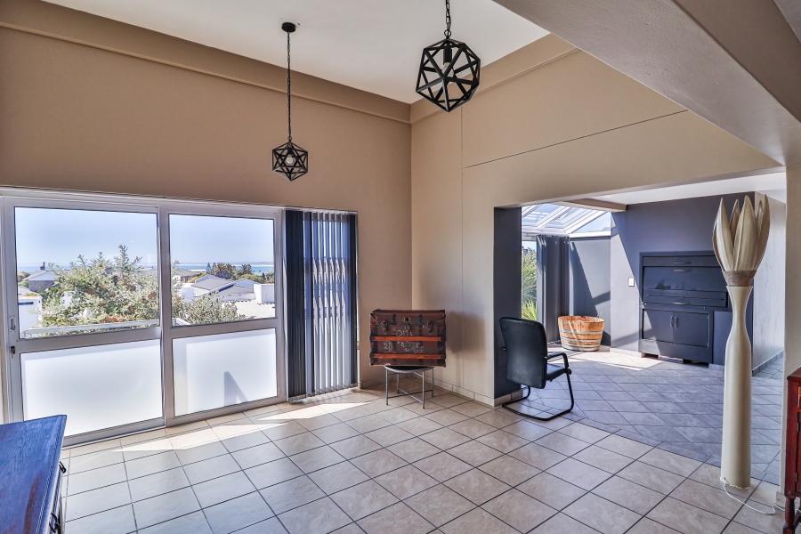 4 Bedroom Property for Sale in Yzerfontein Western Cape